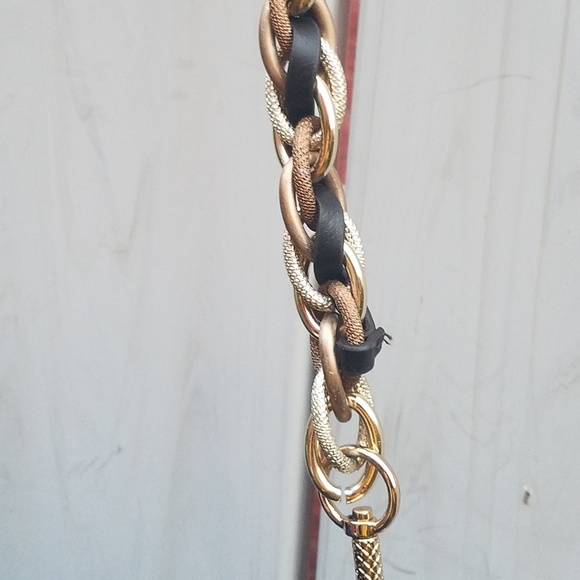 Elliott Lucca Handbag and Wallet - Picture 2 of 15